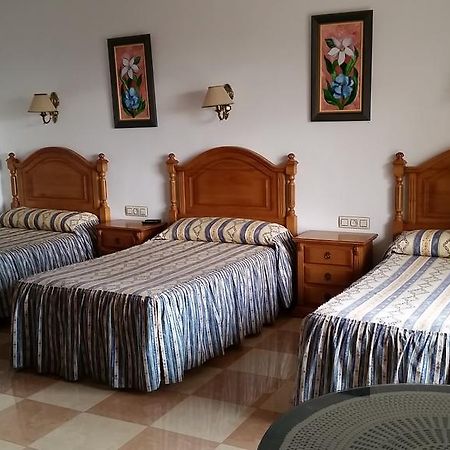 אלקראס Hostal Los Rosales מראה חיצוני תמונה