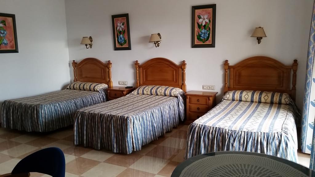 אלקראס Hostal Los Rosales מראה חיצוני תמונה